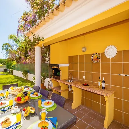 Villa In Olhos De Agua With Private Pool Вилла *
