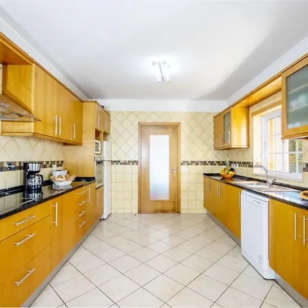 Vila Villa In Olhos De Agua With Private Pool
