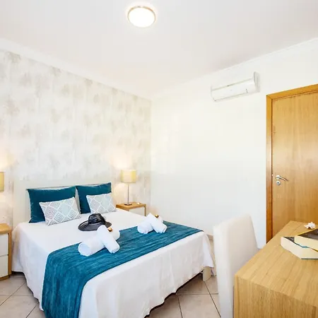 Vila Villa In Olhos De Agua With Private Pool